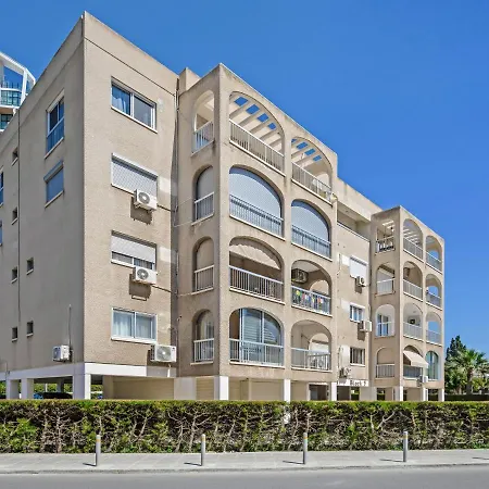 شقة Sanders Sun - 3-bdr Apt With Shared Pool ليماسول