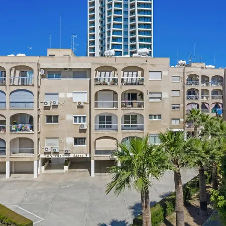 Sanders Sun - 3-bdr Apt With Shared Pool Apartment Limassol